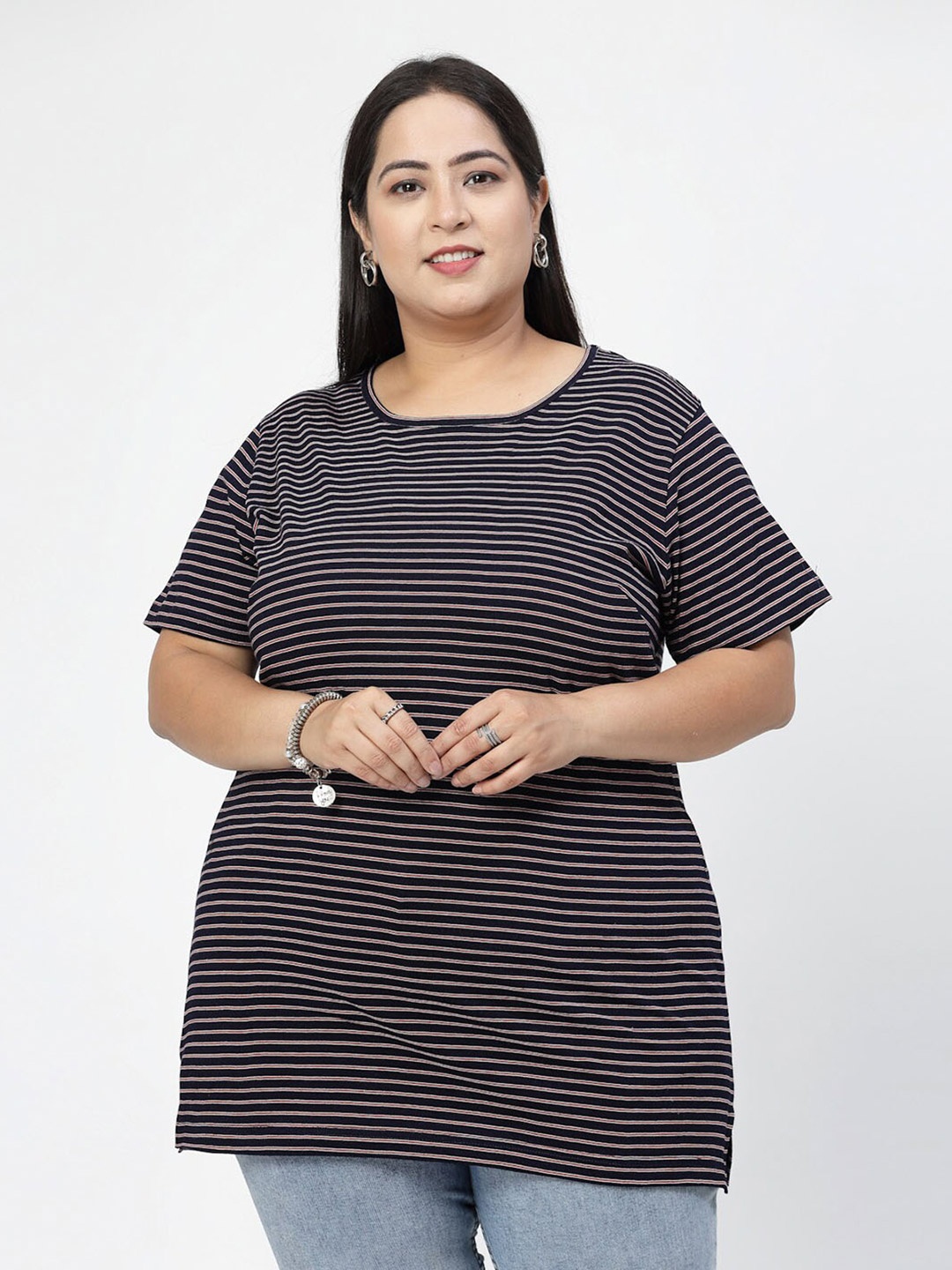 plusS Navy Blue Striped Printed Drop-Shoulder Sleeves Regular Fit Cotton Casual T-shirt
plusS Navy Blue Striped Printed Drop-Shoulder Sleeves Regular Fit Cotton Casual T-shirt