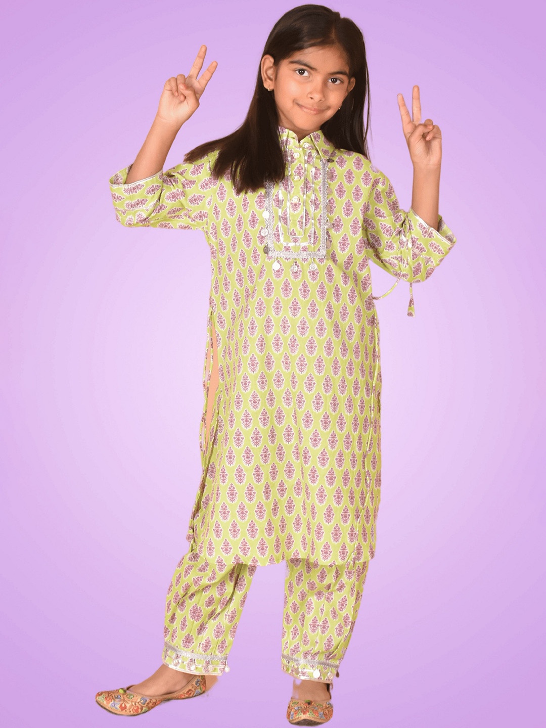 BAESD Girls Ethnic Motifs Printed Regular Gotta Patti Pure Cotton Kurta with Trouser, Green
BAESD Girls Ethnic Motifs Printed Regular Gotta Patti Pure Cotton Kurta with Trouser, Green