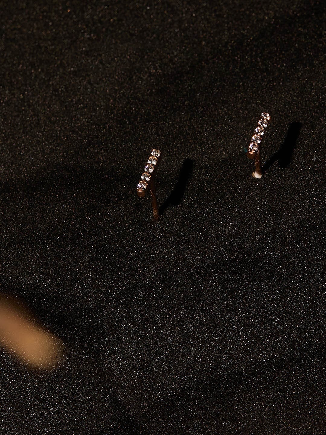 House of Pataudi Rose Gold-Plated 925 Sterling Silver Cubic Zirconia-Studded Stud Earrings
House of Pataudi Rose Gold-Plated 925 Sterling Silver Cubic Zirconia-Studded Stud Earrings