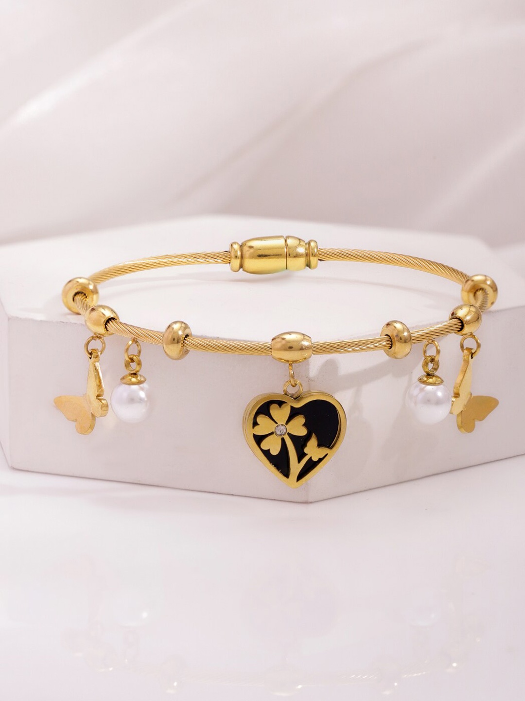 Rubans Voguish 18KT Gold Plated Stainles Steel Tarnish Free Waterproof Kada Bracelet
Rubans Voguish 18KT Gold Plated Stainles Steel Tarnish Free Waterproof Kada Bracelet