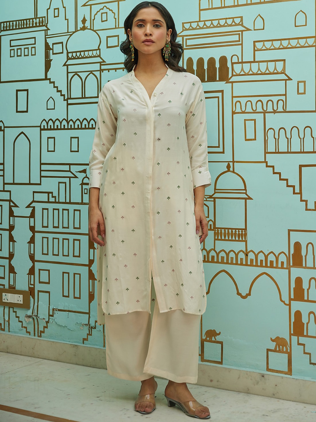 Kapraaha Floral Embroidered V-Neck Thread Work Pure Cotton Straight Kurta with Palazzos, Off white
Kapraaha Floral Embroidered V-Neck Thread Work Pure Cotton Straight Kurta with Palazzos, Off white
