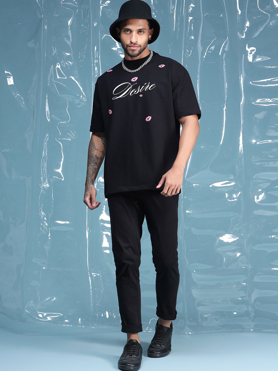 Peach & Lemonade Round Neck Short Sleeves Typography Printed Regular Fit Cotton T-shirt, Black
Peach & Lemonade Round Neck Short Sleeves Typography Printed Regular Fit Cotton T-shirt, Black