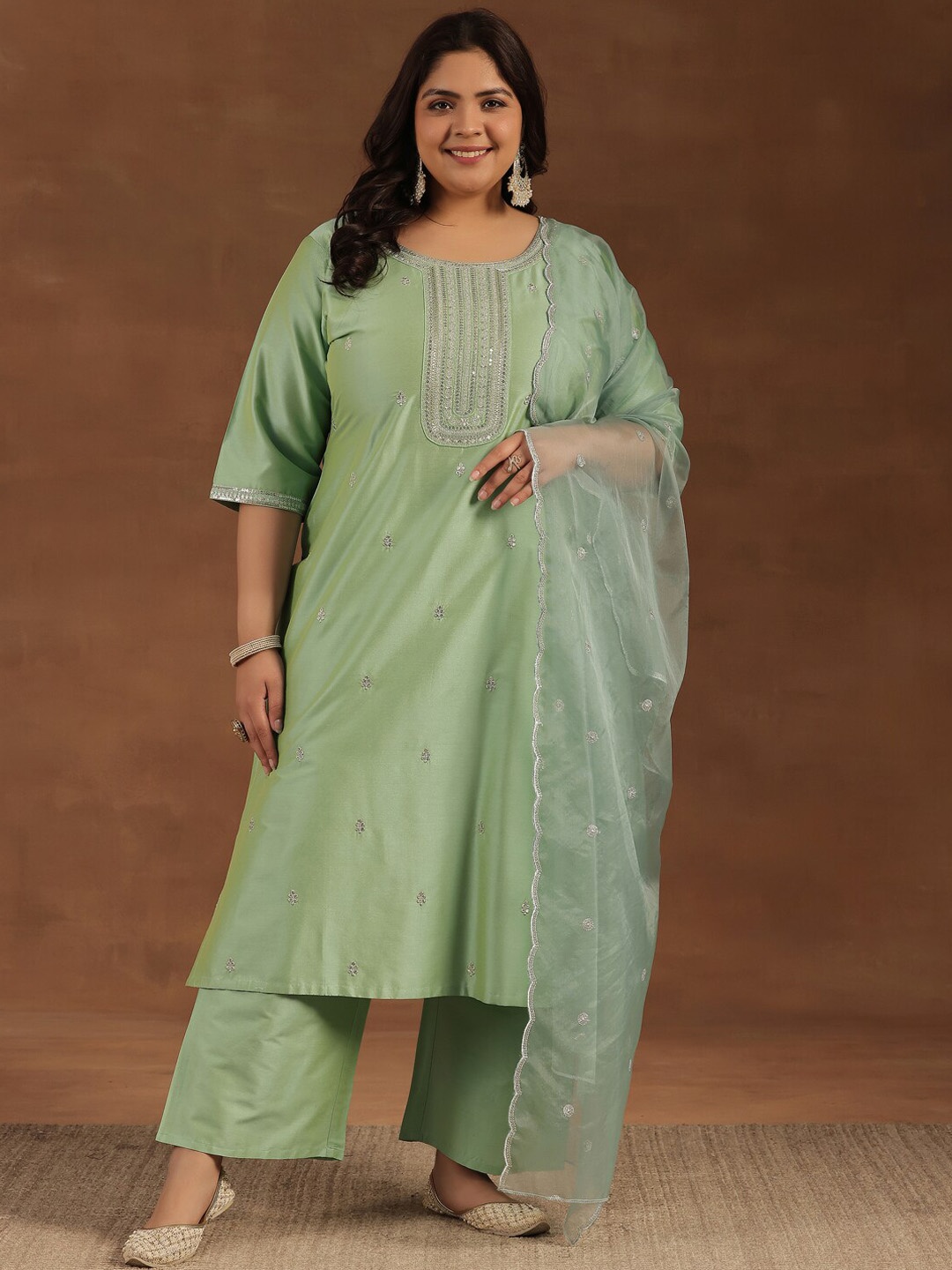 EXTRA LOVE BY LIBAS Plus Size Floral Embroidered Sequinned Kurta ,Palazzos & Dupatta, Green
EXTRA LOVE BY LIBAS Plus Size Floral Embroidered Sequinned Kurta ,Palazzos & Dupatta, Green