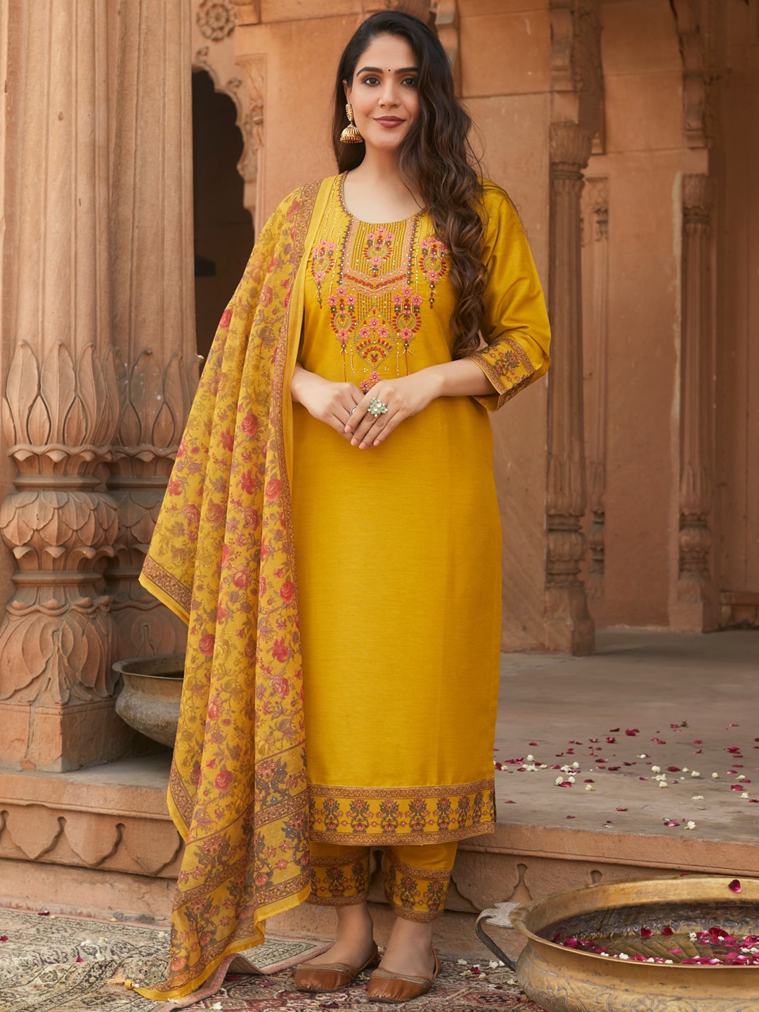 WOMEN PLUS Floral Embroidered Regular Thread Work Straight Kurta with Trousers & Dupatta, Mustard
WOMEN PLUS Floral Embroidered Regular Thread Work Straight Kurta with Trousers & Dupatta, Mustard