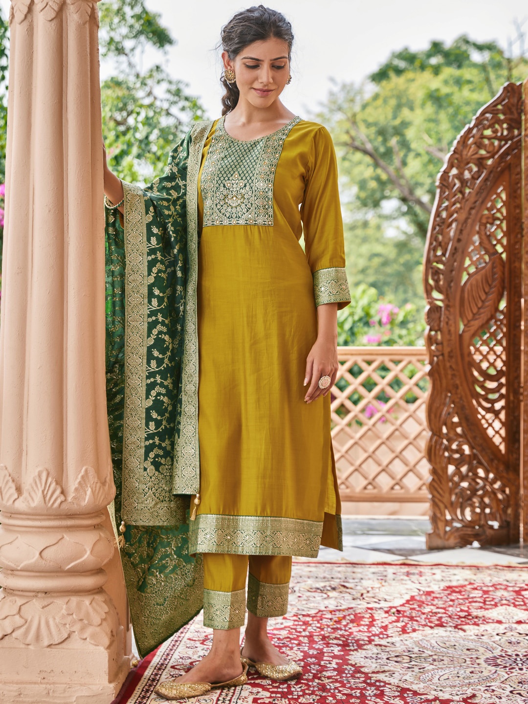 WOMEN PLUS Embroidered Round Neck Three-Quarter Sleeves Kurta with Trousers & With Dupatta, Mustard
WOMEN PLUS Embroidered Round Neck Three-Quarter Sleeves Kurta with Trousers & With Dupatta, Mustard