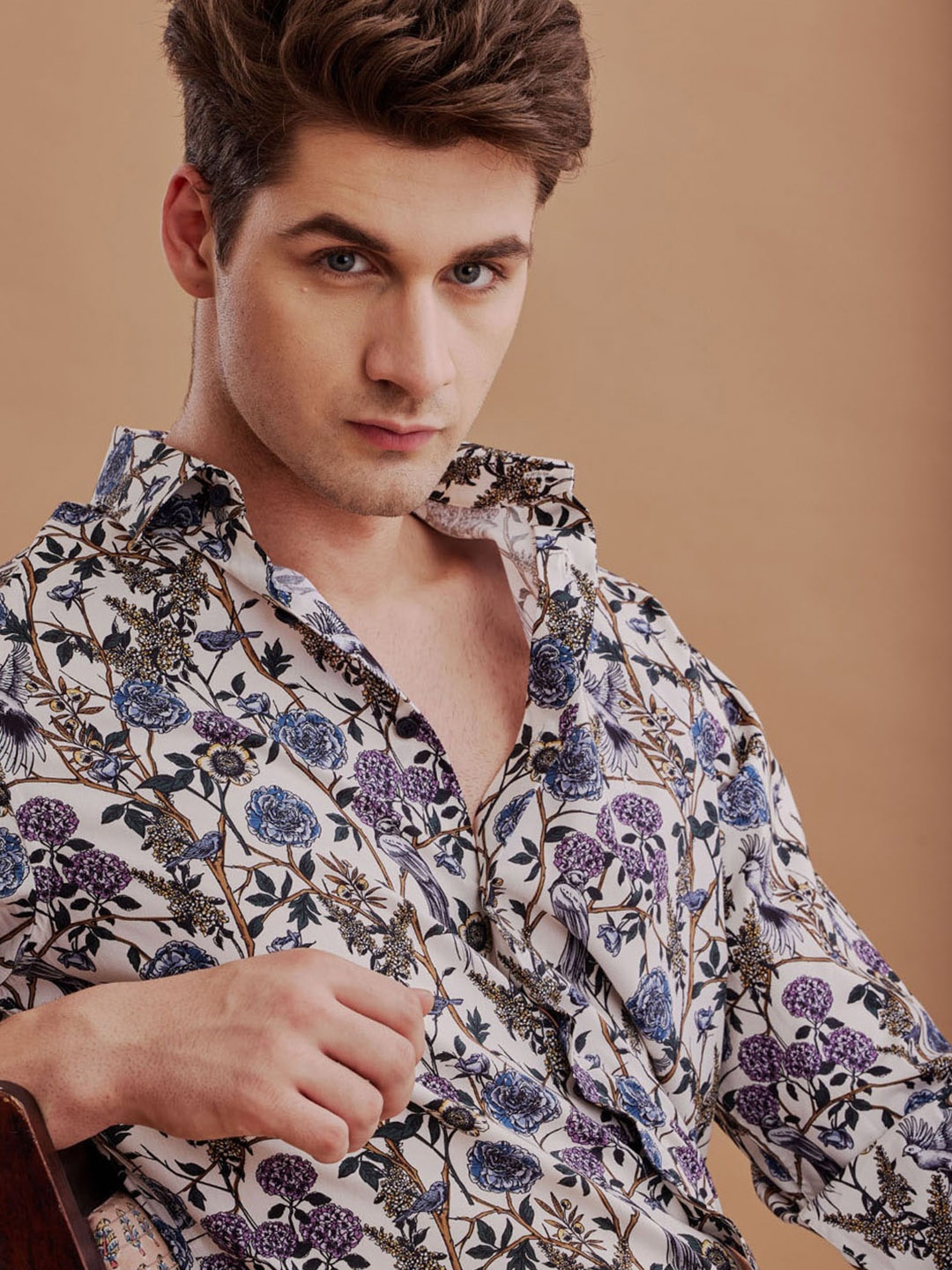 Aldeno Comfort Floral Printed Spread Collar Long Sleeves Regular Fit Cotton Casual Shirt, White
Aldeno Comfort Floral Printed Spread Collar Long Sleeves Regular Fit Cotton Casual Shirt, White