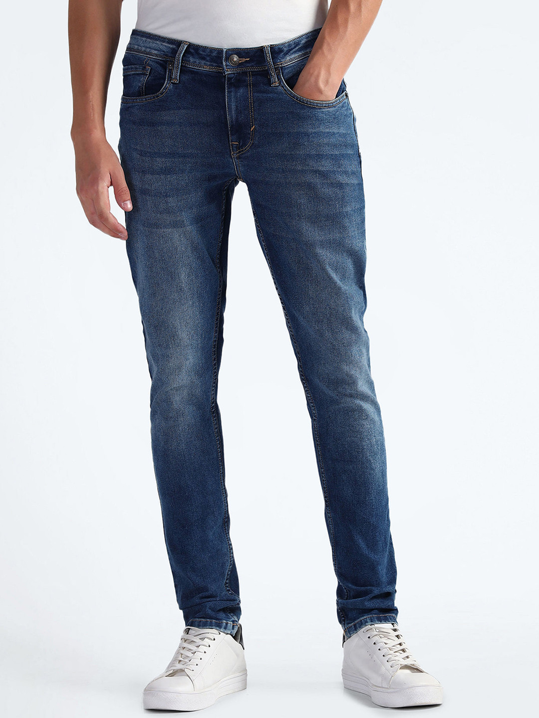 Flying Machine Men Clean Look Light Fade Mid-Rise Super Skinny Fit Stretchable Jeans, Blue
Flying Machine Men Clean Look Light Fade Mid-Rise Super Skinny Fit Stretchable Jeans, Blue