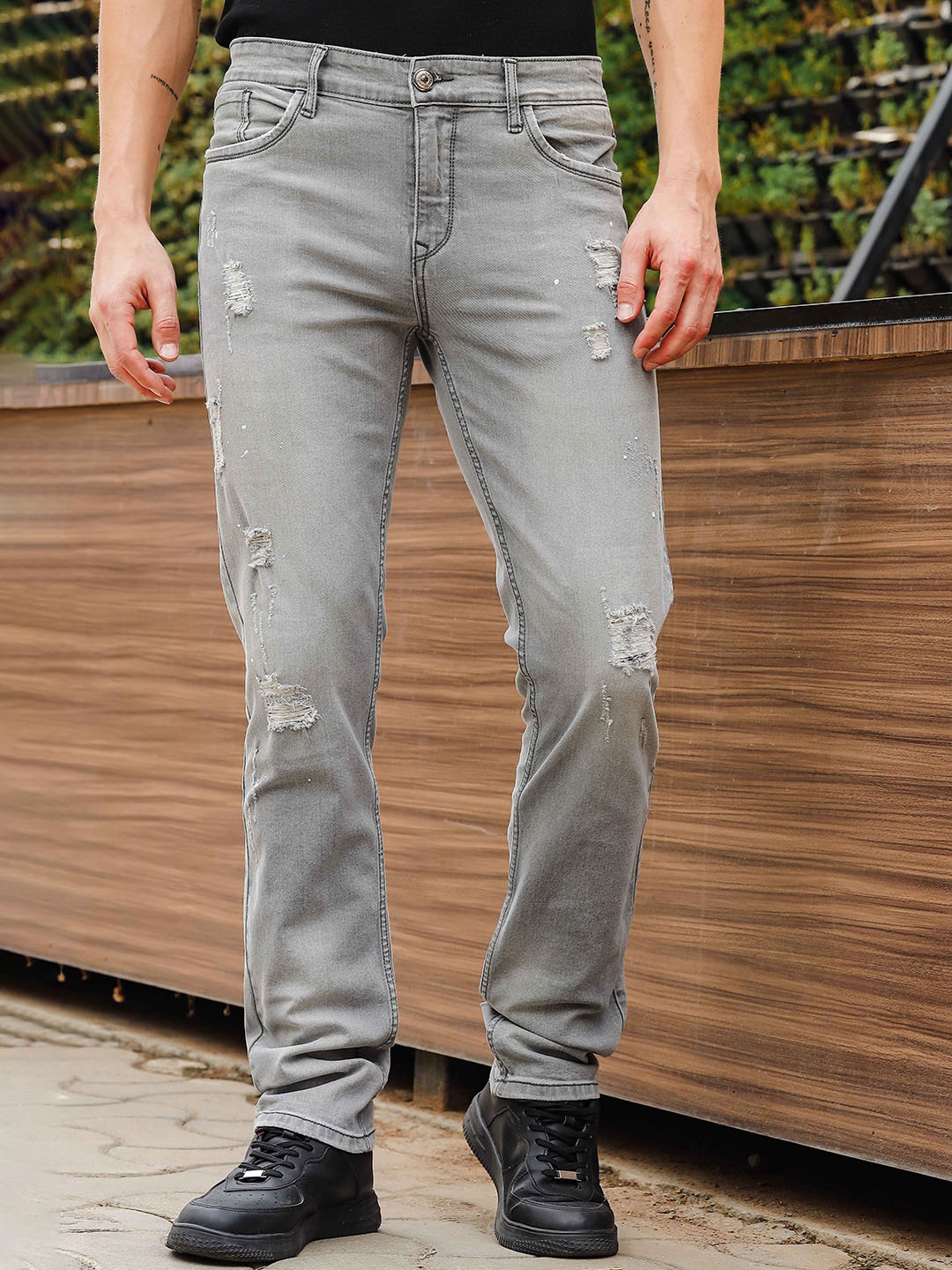 TOMHIDDLE Men Slim Fit Mid-Rise Light Fade Mildly Distressed Pure Cotton Jeans, Grey
TOMHIDDLE Men Slim Fit Mid-Rise Light Fade Mildly Distressed Pure Cotton Jeans, Grey