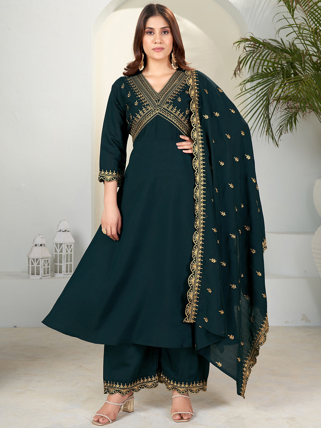 KALINI Ethnic Motifs Regular Thread Work Straight Kurta With Palazzos & Dupatta, Blue
KALINI Ethnic Motifs Regular Thread Work Straight Kurta With Palazzos & Dupatta, Blue