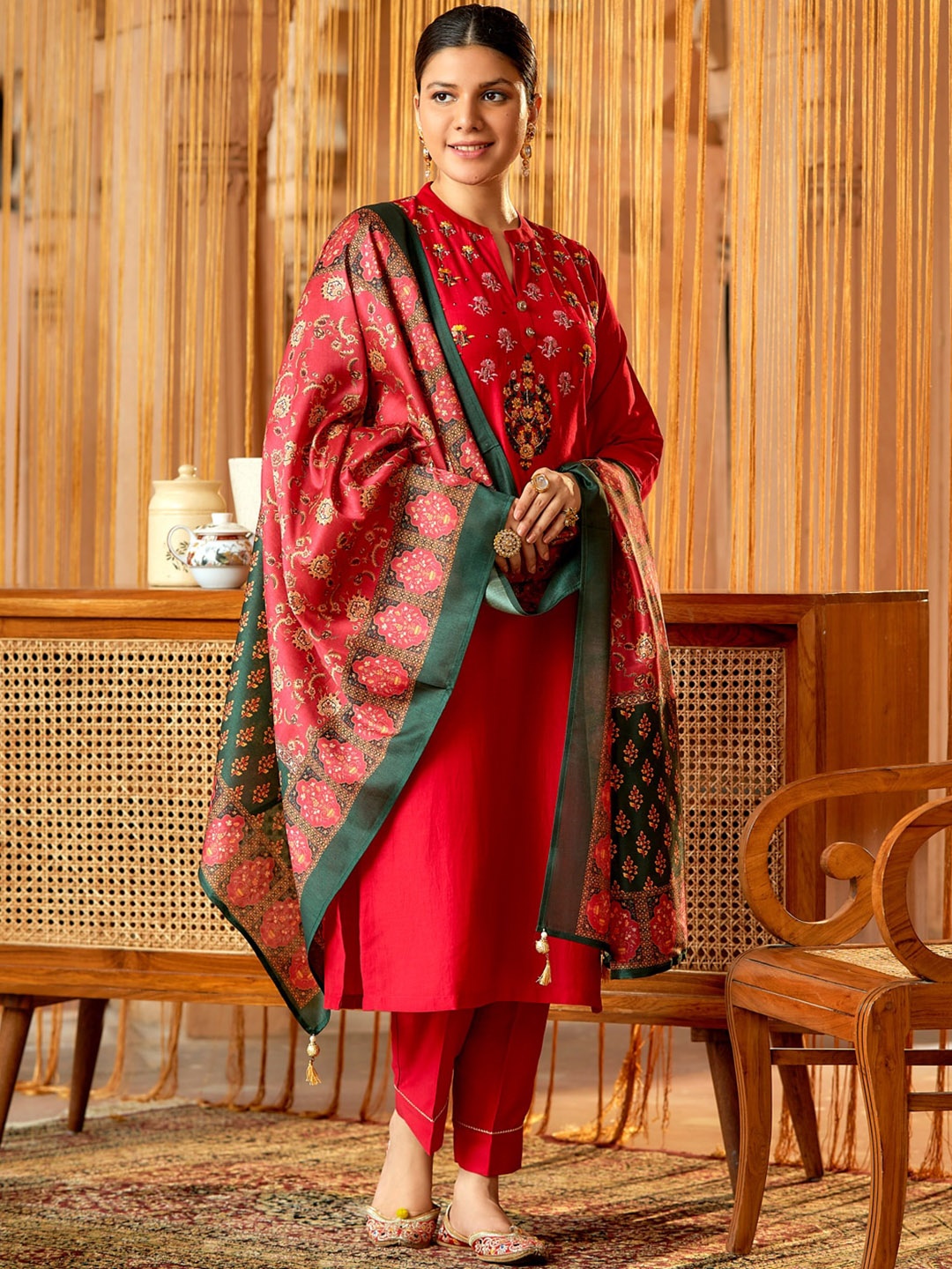 WOMEN PLUS Ethnic Motifs Embroidered Thread Work Straight Kurta With Trousers & Dupatta, Red
WOMEN PLUS Ethnic Motifs Embroidered Thread Work Straight Kurta With Trousers & Dupatta, Red