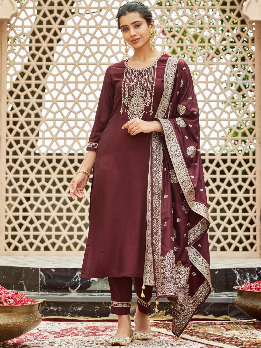 WOMEN PLUS Ethnic Motifs Yoke Design Thread Work Straight Kurta With Trousers & Dupatta, Maroon
WOMEN PLUS Ethnic Motifs Yoke Design Thread Work Straight Kurta With Trousers & Dupatta, Maroon