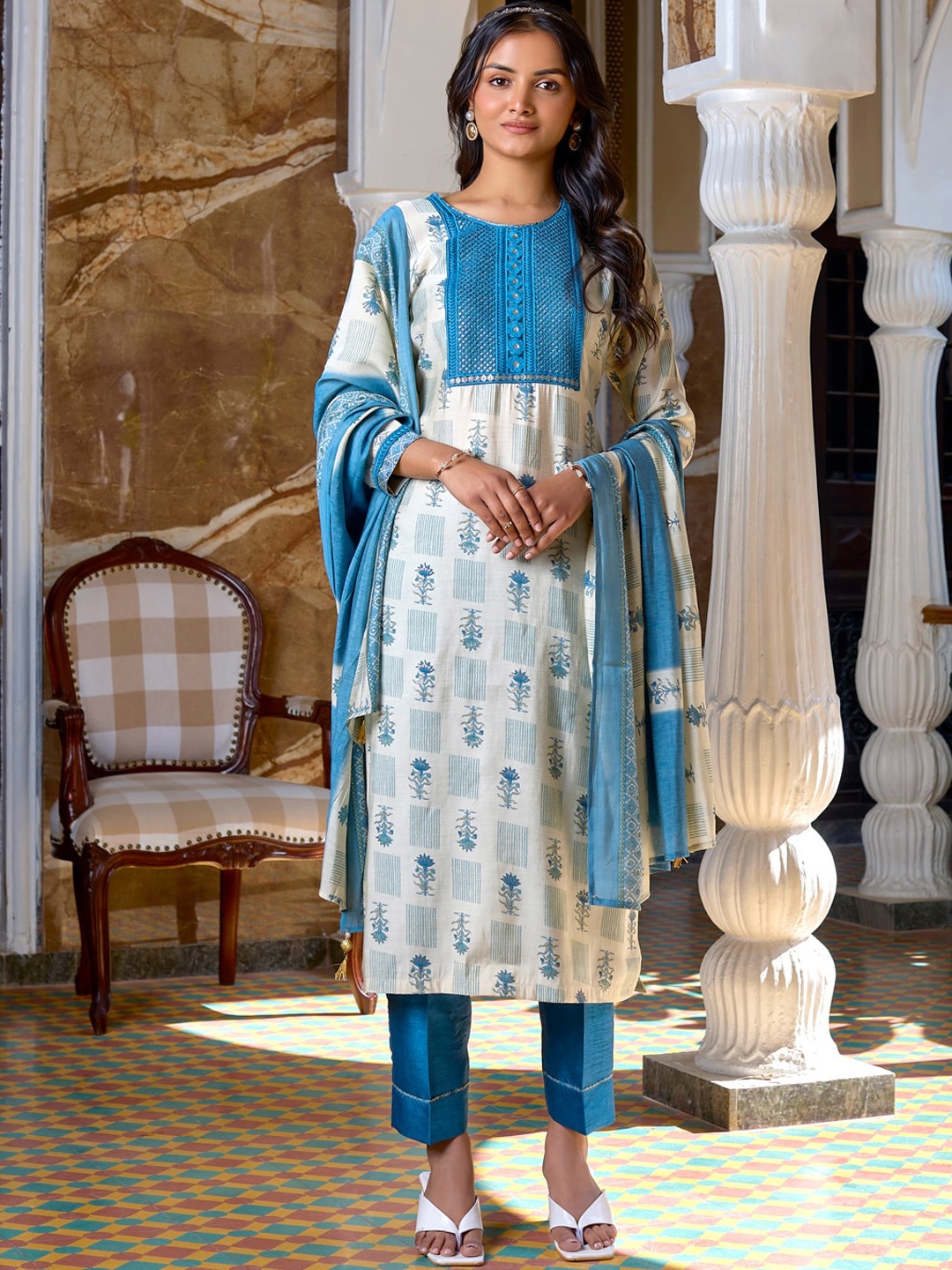 WOMEN PLUS Women Ethnic Motifs Printed Regular Thread Work Kurta with Trousers & With Dupatta, Cream
WOMEN PLUS Women Ethnic Motifs Printed Regular Thread Work Kurta with Trousers & With Dupatta, Cream