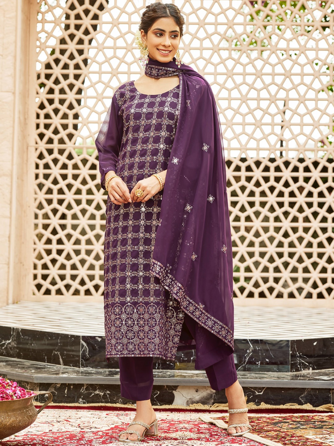 WOMEN PLUS Ethnic Motifs Embroidered Sequinned Straight Kurta With Trousers & Dupatta, Purple
WOMEN PLUS Ethnic Motifs Embroidered Sequinned Straight Kurta With Trousers & Dupatta, Purple