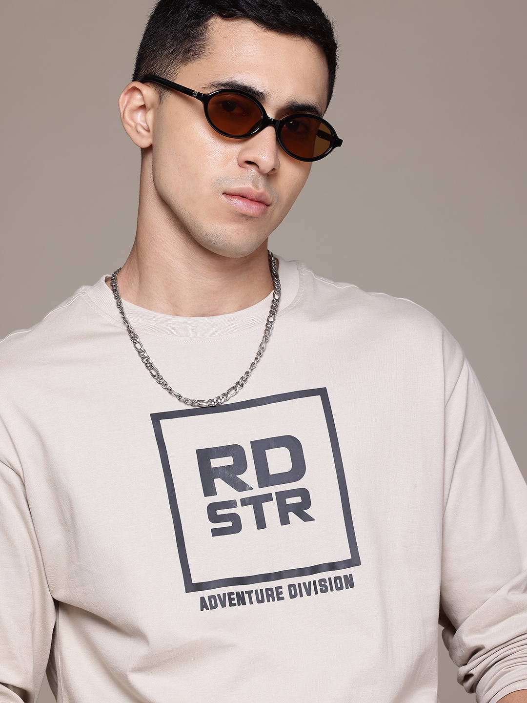 The Roadster Lifestyle Co. Typography Print Drop-Shoulder Sleeves Pure Cotton T-shirt, Beige
The Roadster Lifestyle Co. Typography Print Drop-Shoulder Sleeves Pure Cotton T-shirt, Beige