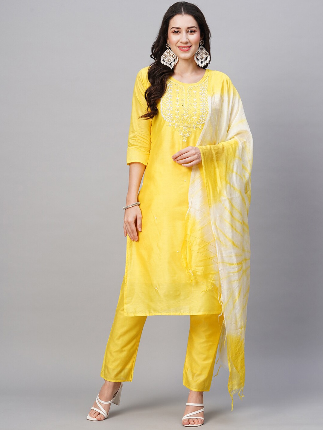 Kiana Ethnic Motifs Yoke Design Straight Beads and Stones Kurta With Trousers & Dupatta, Yellow
Kiana Ethnic Motifs Yoke Design Straight Beads and Stones Kurta With Trousers & Dupatta, Yellow