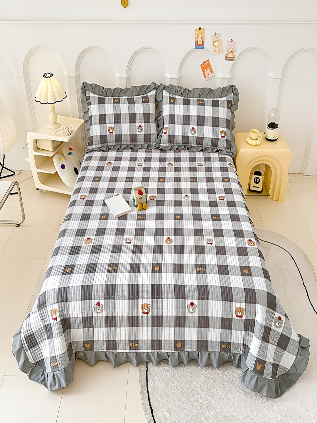JC HOME White & Brown Printed 162TC Double King-Queen Bed Cover With 2 Pillow Covers
JC HOME White & Brown Printed 162TC Double King-Queen Bed Cover With 2 Pillow Covers