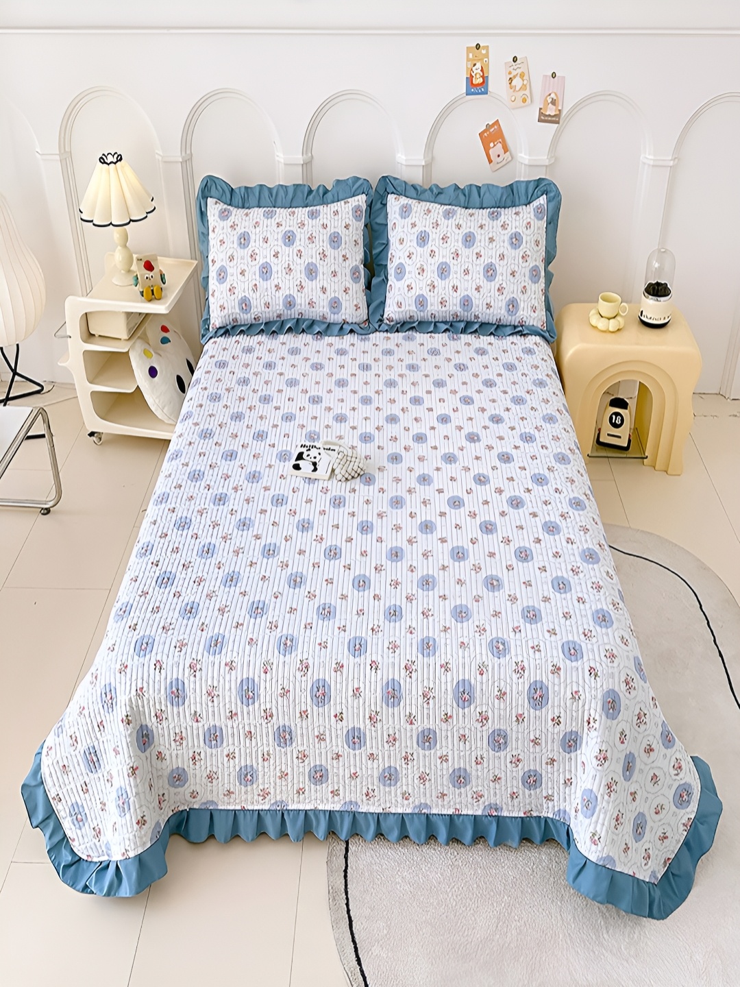 JC HOME Sky Blue & white & White Printed 162TC Double King Bed Cover With 2 Pillow Covers
JC HOME Sky Blue & white & White Printed 162TC Double King Bed Cover With 2 Pillow Covers