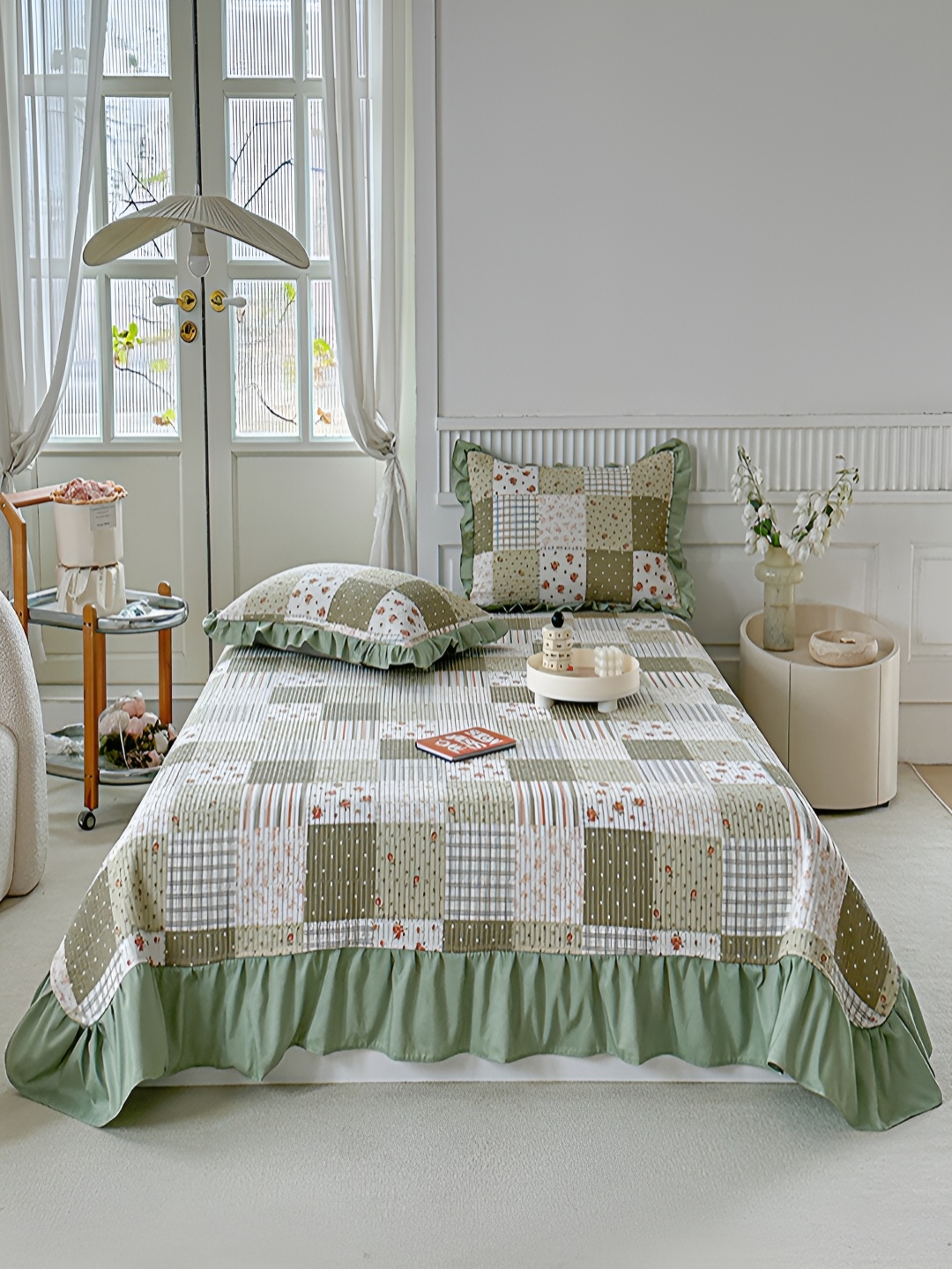 JC HOME Green & White Striped 162 TC Double Superking Bed Cover With 2 Pillow Covers
JC HOME Green & White Striped 162 TC Double Superking Bed Cover With 2 Pillow Covers