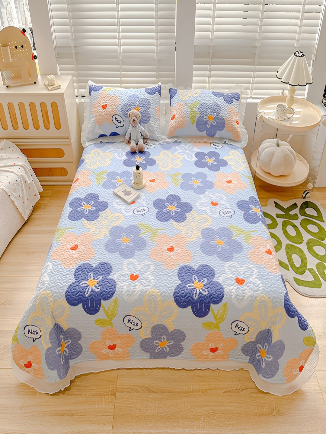 JC HOME White & Cobalt Blue Printed 128TC Double King Bed Cover With 2 Pillow Covers
JC HOME White & Cobalt Blue Printed 128TC Double King Bed Cover With 2 Pillow Covers