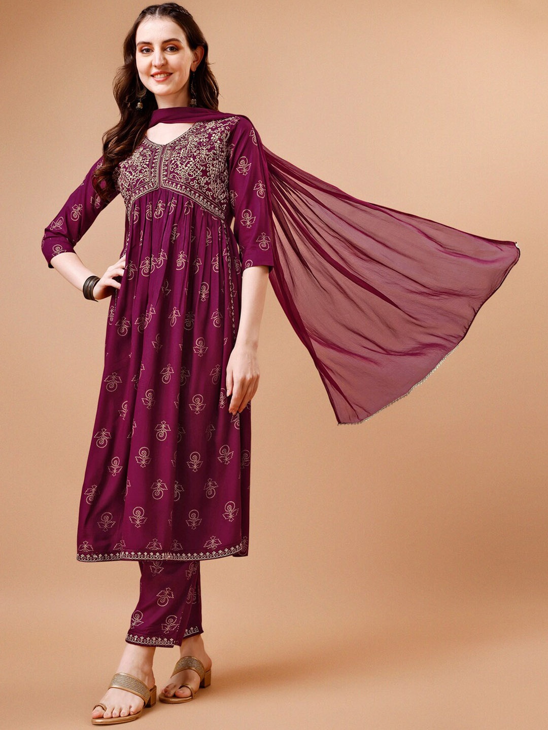 KALINI Ethnic Motifs Embroidered Regular Thread Work Kurta with Trouser & Dupatta, Burgundy
KALINI Ethnic Motifs Embroidered Regular Thread Work Kurta with Trouser & Dupatta, Burgundy