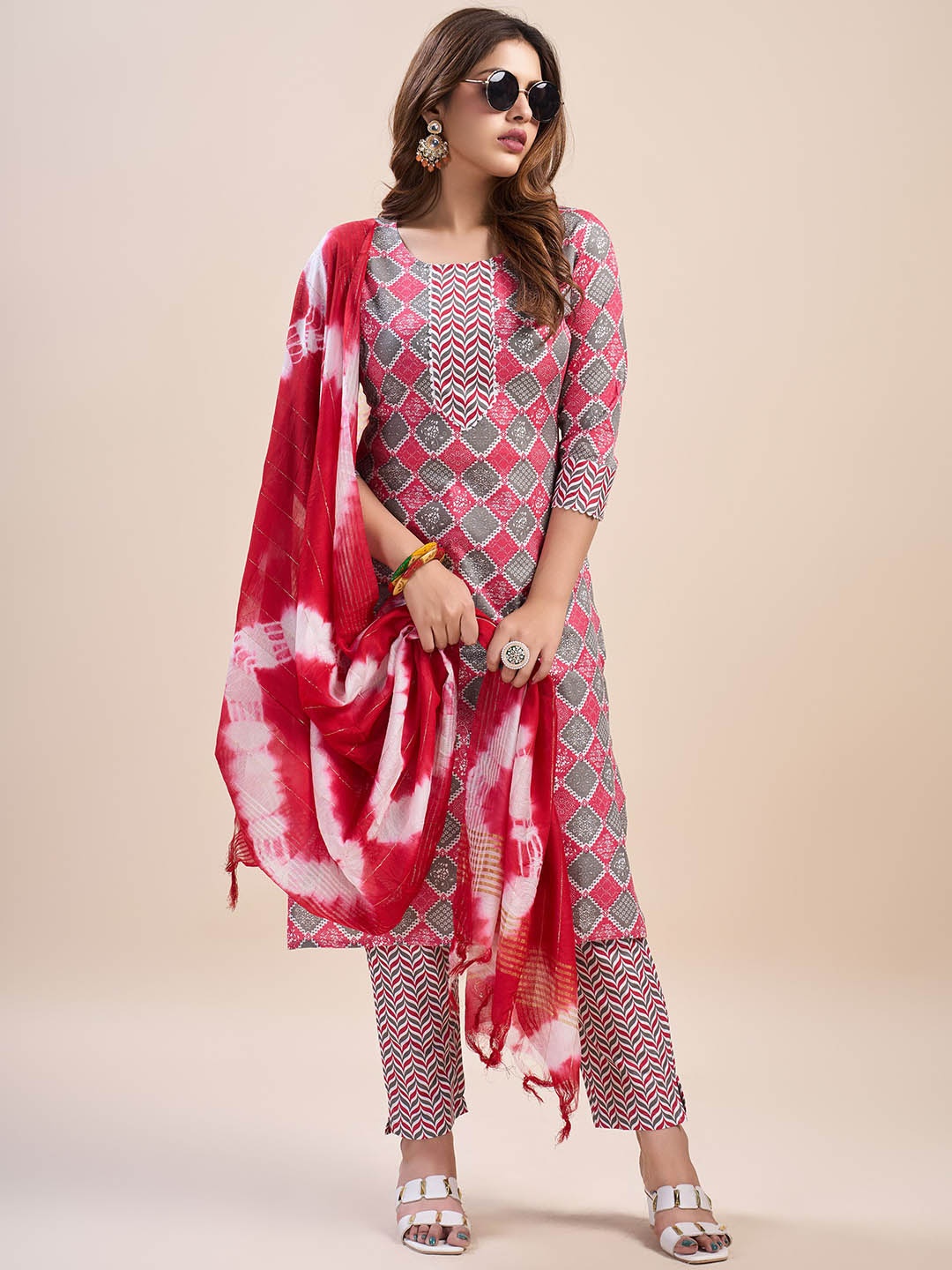 VIRICA Printed U-Neck Three-Quarter Sleeves Pure Cotton Kurta with Trousers & With Dupatta, Grey
VIRICA Printed U-Neck Three-Quarter Sleeves Pure Cotton Kurta with Trousers & With Dupatta, Grey