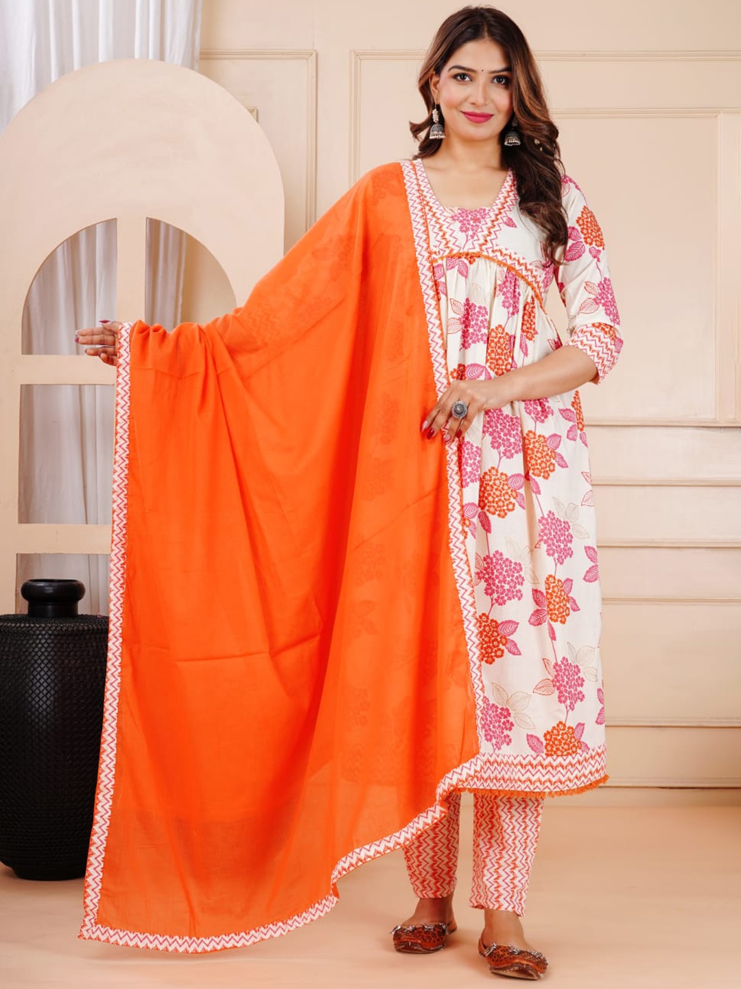 FCV Floral Printed Regular Sequinned Pure Cotton Kurta with Trousers & Dupatta, Orange
FCV Floral Printed Regular Sequinned Pure Cotton Kurta with Trousers & Dupatta, Orange