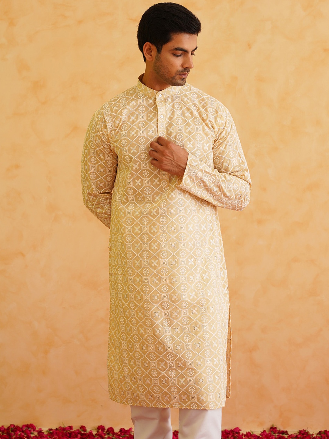 SOJANYA Ethnic Motifs Embroidered Mandarin Collar Thread Work Pure Cotton Straight Kurta, Beige
SOJANYA Ethnic Motifs Embroidered Mandarin Collar Thread Work Pure Cotton Straight Kurta, Beige