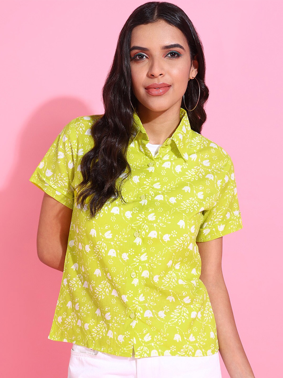 DressBerry Lime Green Floral Printed Flared Sleeve Pure Cotton Blouson Top
DressBerry Lime Green Floral Printed Flared Sleeve Pure Cotton Blouson Top
