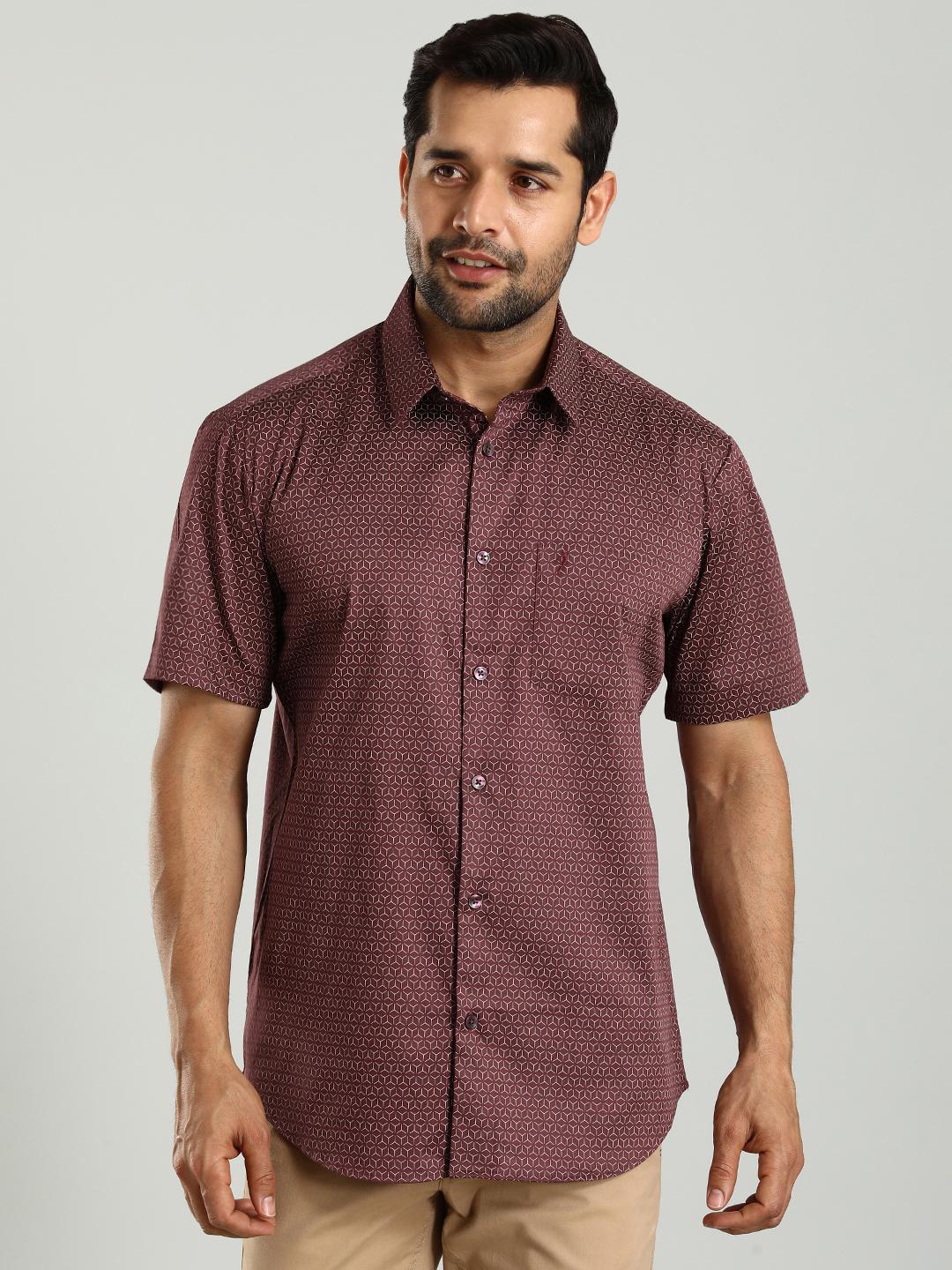Indian Terrain Men Classic Micro Ditsy Printed Cutaway Collar Slim Fit Cotton Casual Shirt, Red
Indian Terrain Men Classic Micro Ditsy Printed Cutaway Collar Slim Fit Cotton Casual Shirt, Red
