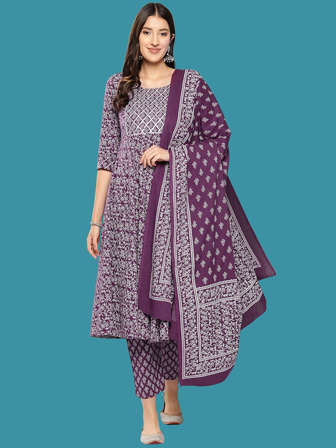 MAGMINA Women Floral Printed Regular Gotta Patti Kurta with Trousers & With Dupatta, Purple
MAGMINA Women Floral Printed Regular Gotta Patti Kurta with Trousers & With Dupatta, Purple