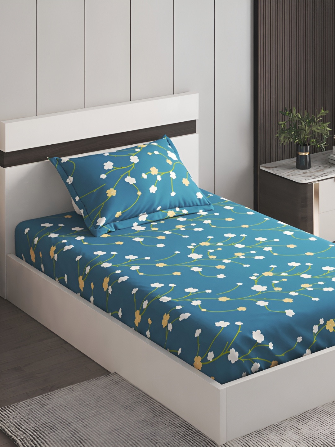 Home Centre Blue & White Floral 210 TC Single Bedsheet with 1 Pillow Cover
Home Centre Blue & White Floral 210 TC Single Bedsheet with 1 Pillow Cover