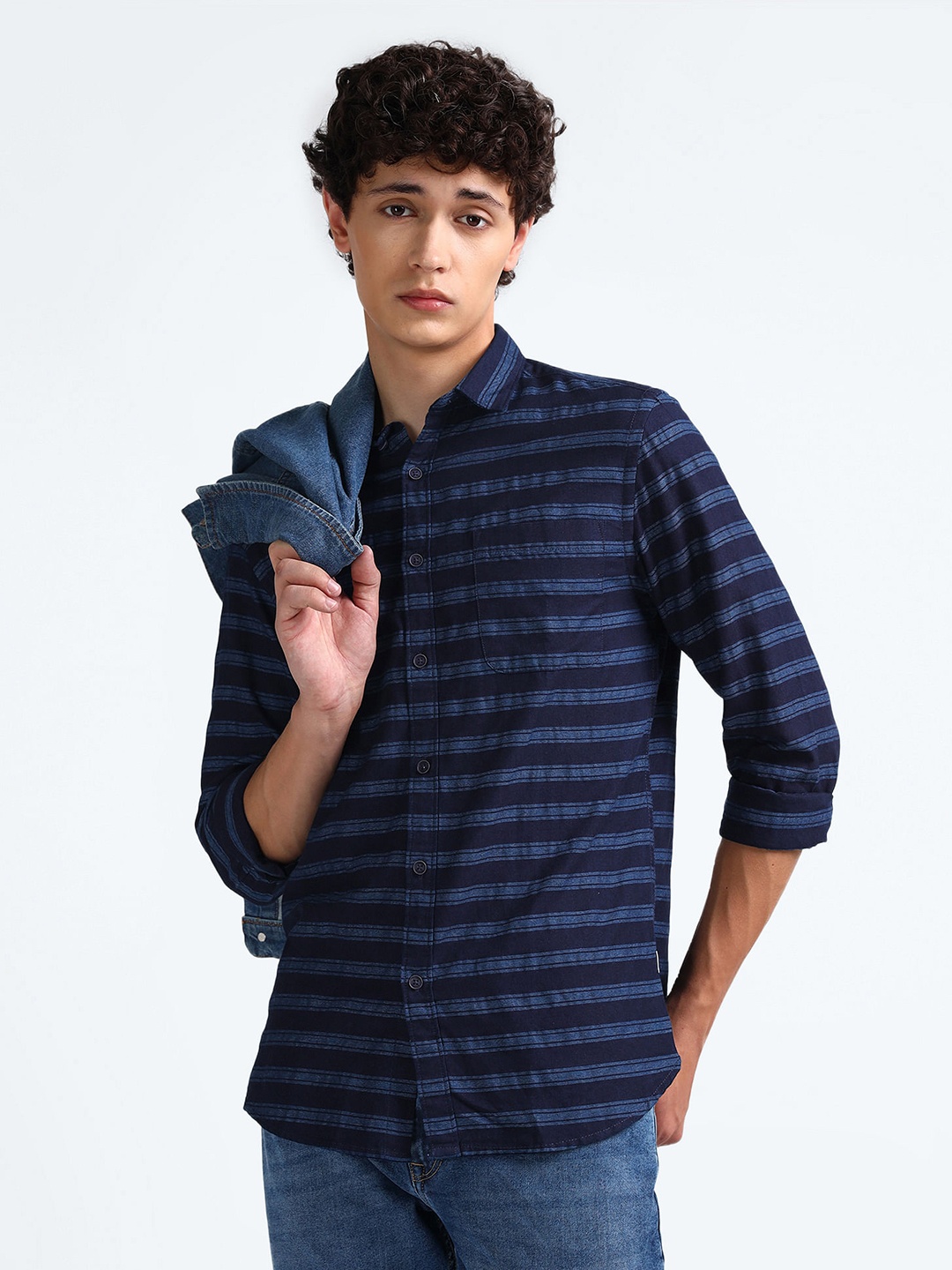Flying Machine Slim Fit Horizontal Stripes Cutaway Collar Cotton Twill Casual Shirt, Blue
Flying Machine Slim Fit Horizontal Stripes Cutaway Collar Cotton Twill Casual Shirt, Blue