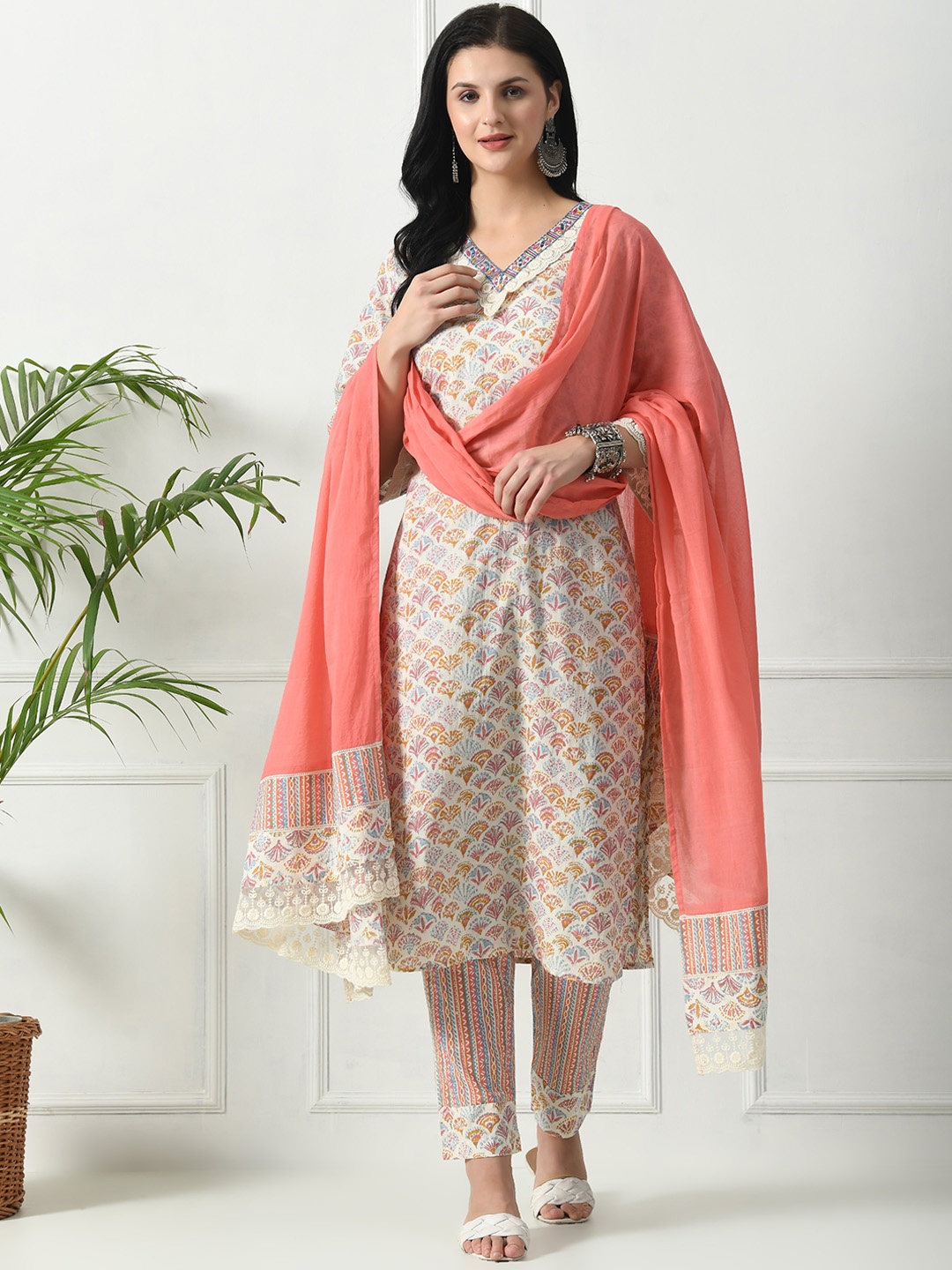 Minifest Floral Printed Regular Pure Cotton Kurta with Trouser & Dupatta, White
Minifest Floral Printed Regular Pure Cotton Kurta with Trouser & Dupatta, White