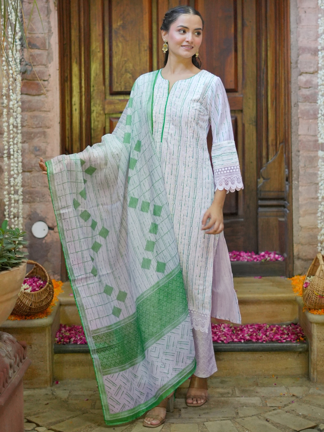 Libas Notched Neck Flared Sleeves Floral Embroidered Straight Kurta with Palazzo & Dupatta, Off white
Libas Notched Neck Flared Sleeves Floral Embroidered Straight Kurta with Palazzo & Dupatta, Off white