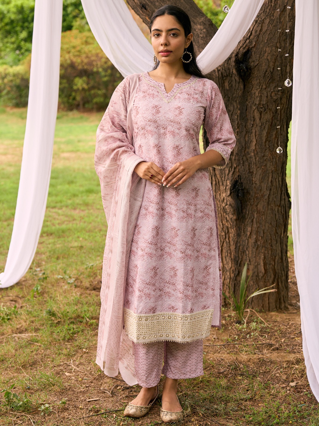 Libas Notched Neck Flared Sleeves Floral Embroidered Kurta with Palazzo & Dupatta, Beige
Libas Notched Neck Flared Sleeves Floral Embroidered Kurta with Palazzo & Dupatta, Beige