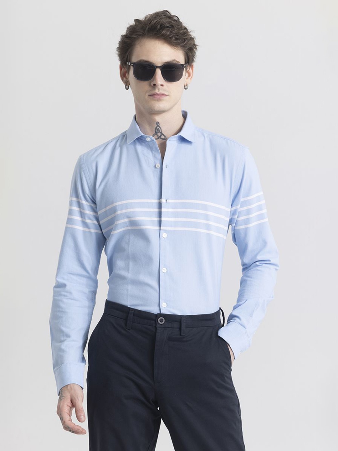 Snitch Blue Classic Slim Fit Horizontal Striped Spread Collar Pure Cotton Casual Shirt
Snitch Blue Classic Slim Fit Horizontal Striped Spread Collar Pure Cotton Casual Shirt