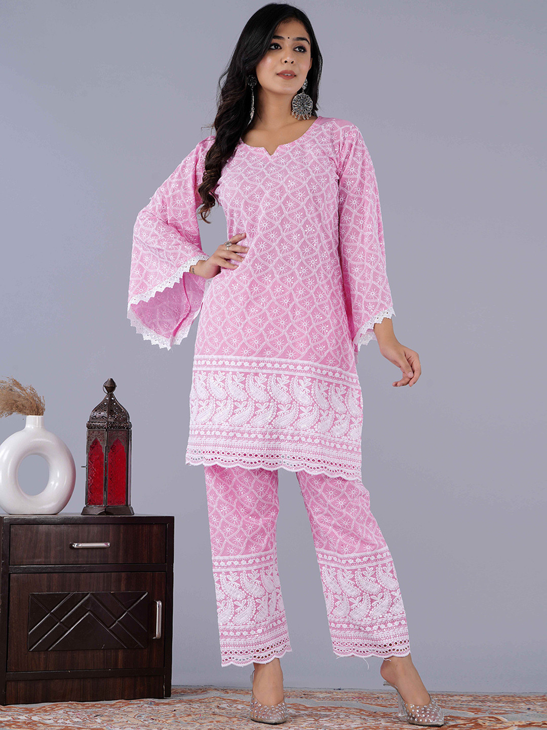 QUEENLEY Ethnic Motifs Embroidered Bell Sleeves Chikankari Pure Cotton Kurti with Palazzos, Pink
QUEENLEY Ethnic Motifs Embroidered Bell Sleeves Chikankari Pure Cotton Kurti with Palazzos, Pink