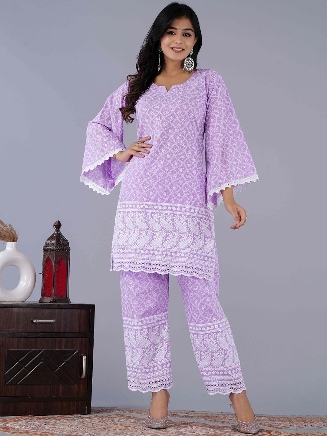 QUEENLEY Ethnic Motifs Embroidered Bell Sleeves Pure Cotton Chikankari Straight Kurta Set, Purple
QUEENLEY Ethnic Motifs Embroidered Bell Sleeves Pure Cotton Chikankari Straight Kurta Set, Purple