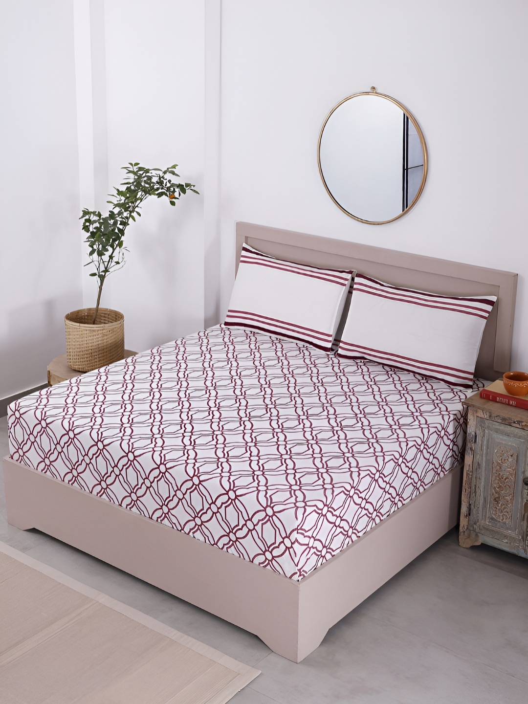 House of Pataudi Purple Geometric 130 TC Cotton King Bedsheet & 2 Pillow Covers
House of Pataudi Purple Geometric 130 TC Cotton King Bedsheet & 2 Pillow Covers