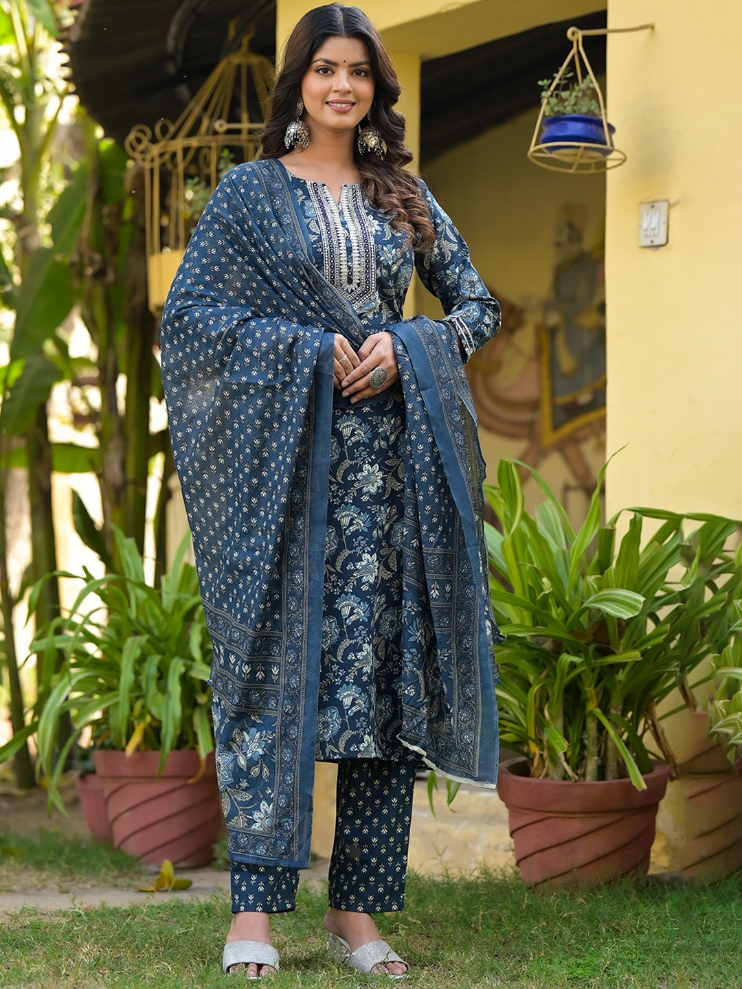 KALINI Women Floral Printed Regular Thread Work Kurta with Trousers & With Dupatta, Blue
KALINI Women Floral Printed Regular Thread Work Kurta with Trousers & With Dupatta, Blue