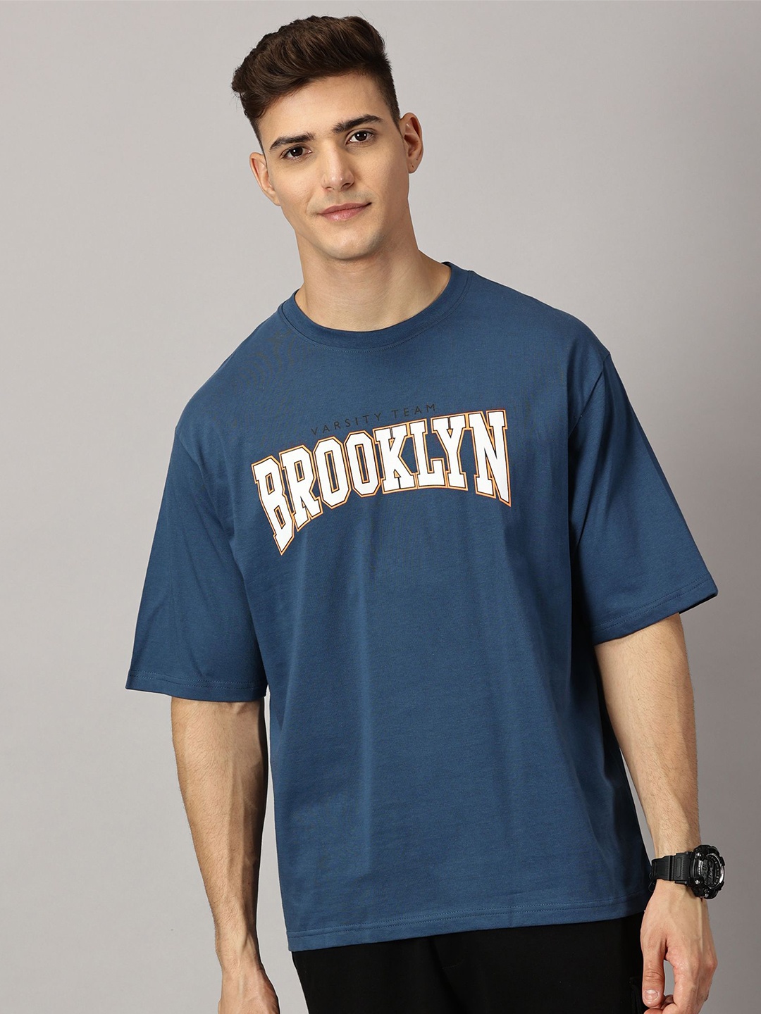 THE HOLLANDER Typography Printed Drop-Shoulder Sleeves Pure Cotton Oversized T-shirt, Blue
THE HOLLANDER Typography Printed Drop-Shoulder Sleeves Pure Cotton Oversized T-shirt, Blue