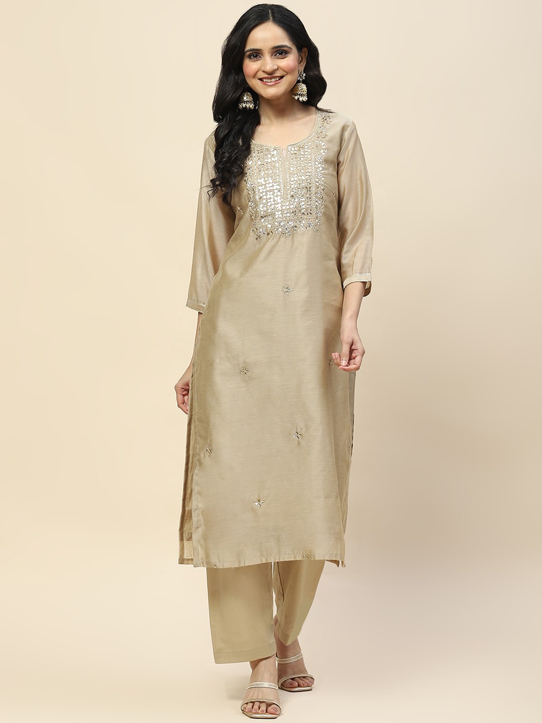 Meena Bazaar Ethnic Motifs Embroidered Notch Neck Mirror Work Straight Kurta With Trousers, Beige
Meena Bazaar Ethnic Motifs Embroidered Notch Neck Mirror Work Straight Kurta With Trousers, Beige