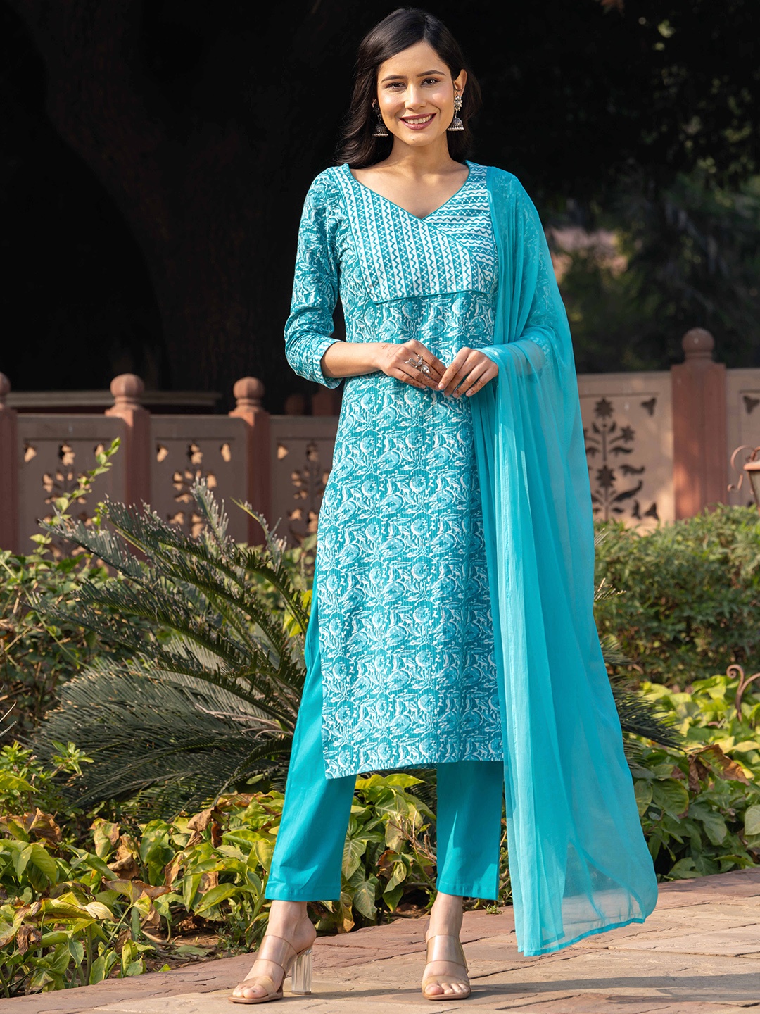 GAYRAA Floral Printed Pure Cotton Straight Kurta With Trousers & Dupatta, Turquoise blue
GAYRAA Floral Printed Pure Cotton Straight Kurta With Trousers & Dupatta, Turquoise blue