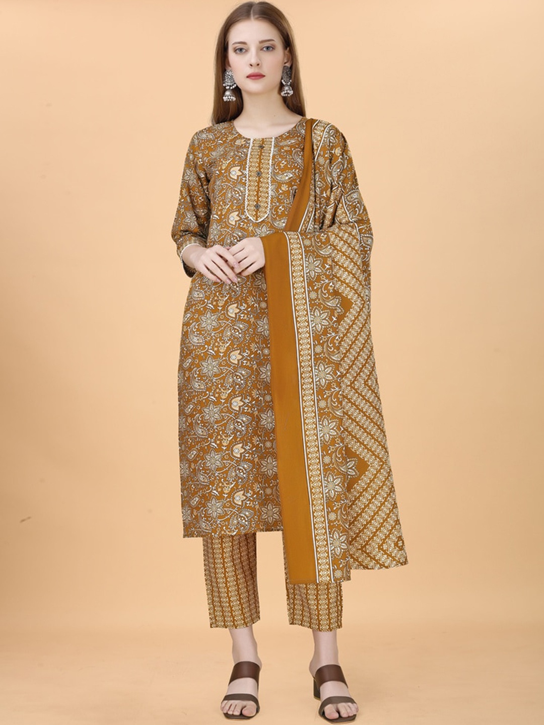 Fashion FRICKS Women Floral Printed Regular Gotta Patti Kurta with Trousers & With Dupatta, Cream
Fashion FRICKS Women Floral Printed Regular Gotta Patti Kurta with Trousers & With Dupatta, Cream