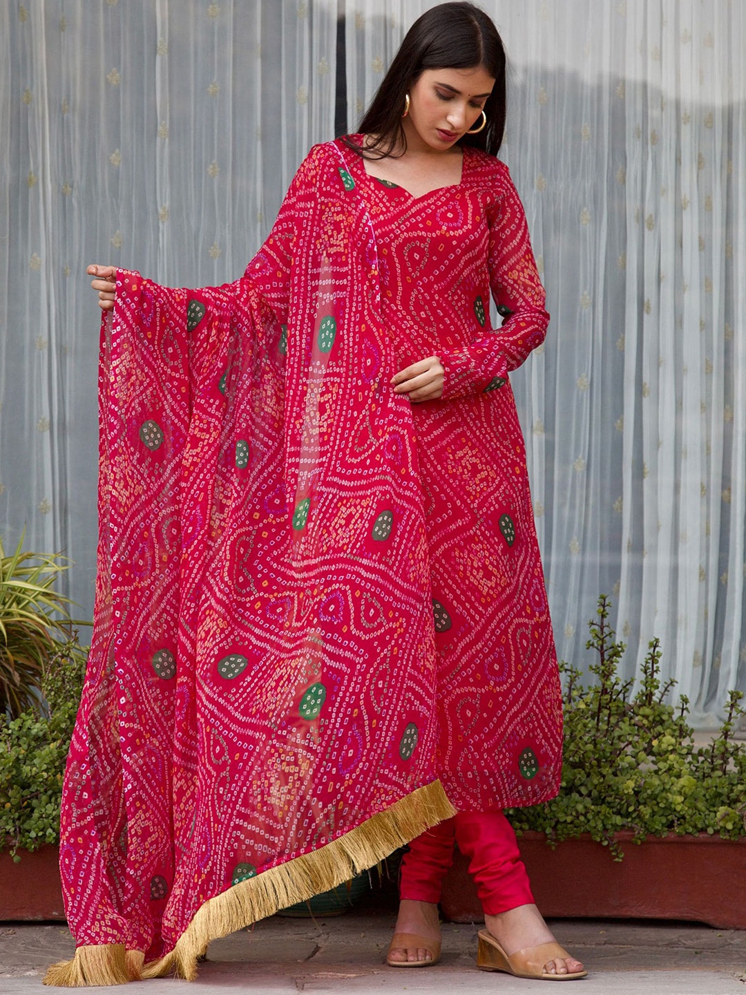 CaniBani Bandhani Printed Scoop Neck Long Sleeves Anarkali Kurta with Trousers & Dupatta, Red
CaniBani Bandhani Printed Scoop Neck Long Sleeves Anarkali Kurta with Trousers & Dupatta, Red