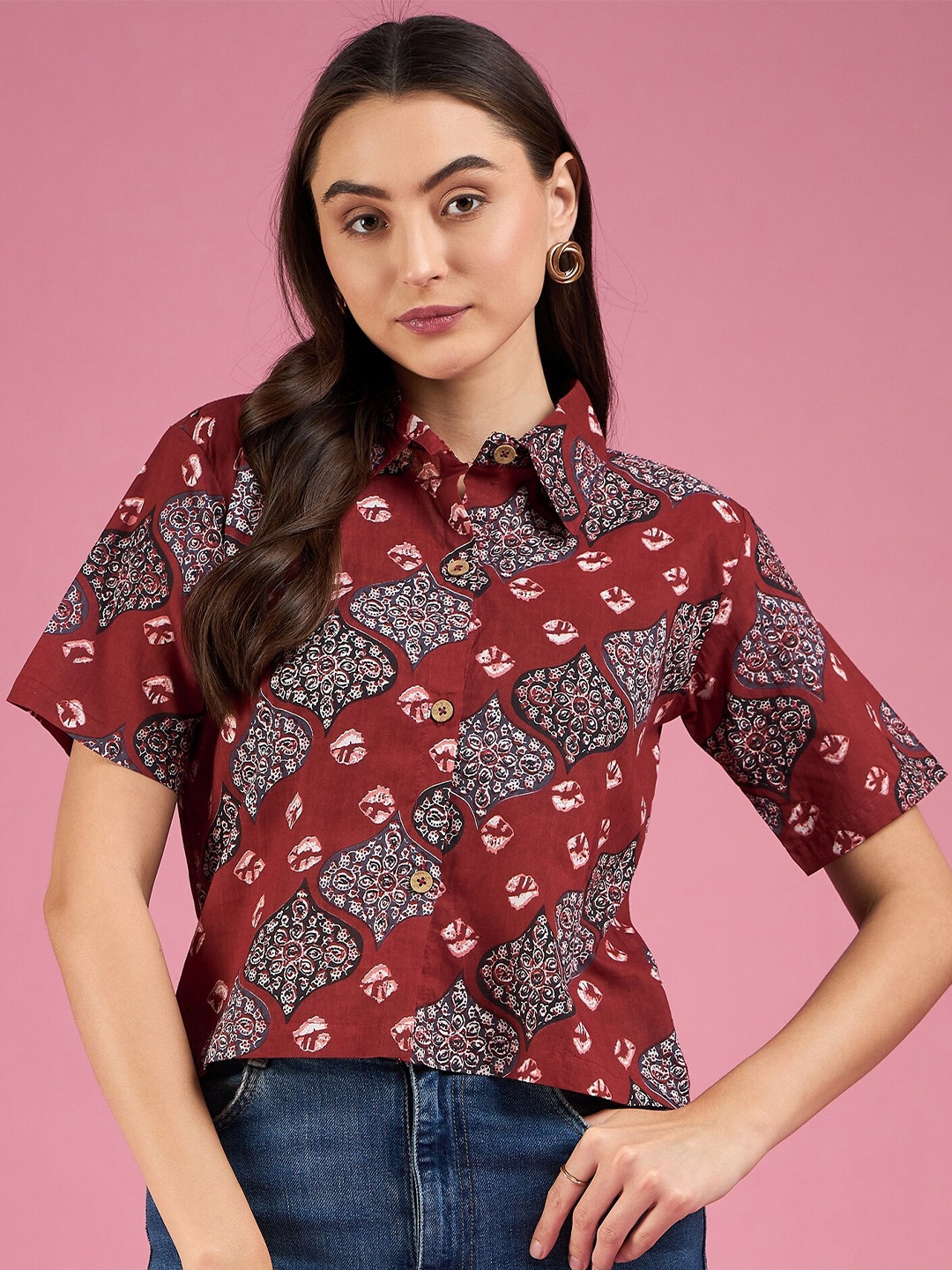 DressBerry Relaxed Maroon Ethnic Motifs Printed Spread Collar Pure Cotton Casual Shirt
DressBerry Relaxed Maroon Ethnic Motifs Printed Spread Collar Pure Cotton Casual Shirt
