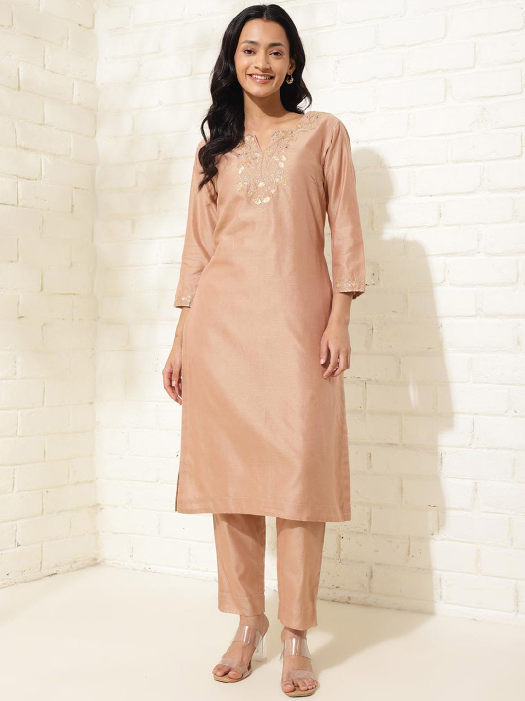 Fabindia Ethnic Motifs Embroidered Regular Thread Work Straight Kurta with Trousers, Peach
Fabindia Ethnic Motifs Embroidered Regular Thread Work Straight Kurta with Trousers, Peach