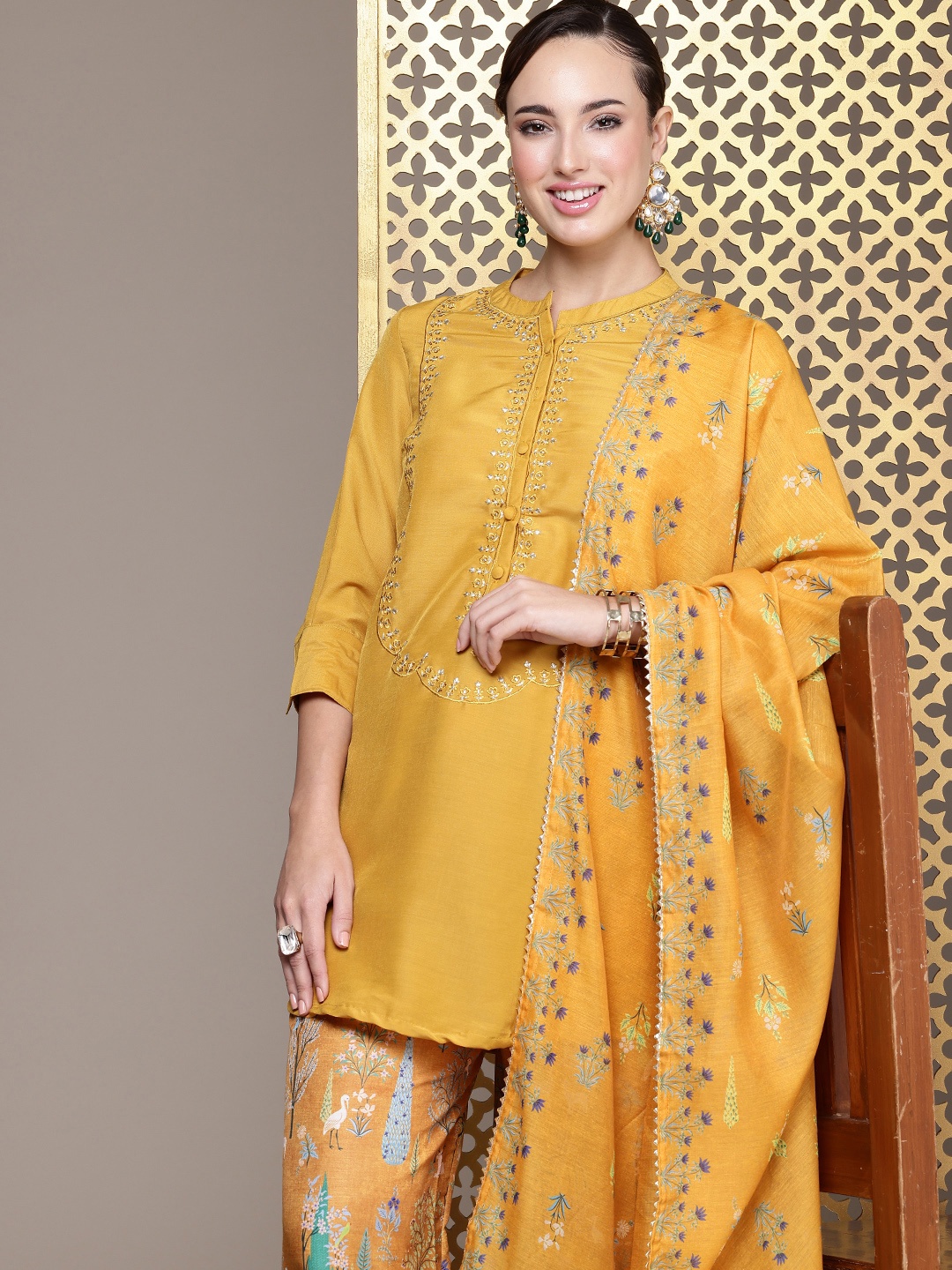 House of Pataudi Women Floral Embroidered Regular Jashn Kurti With Palazzos & Dupatta, Mustard
House of Pataudi Women Floral Embroidered Regular Jashn Kurti With Palazzos & Dupatta, Mustard