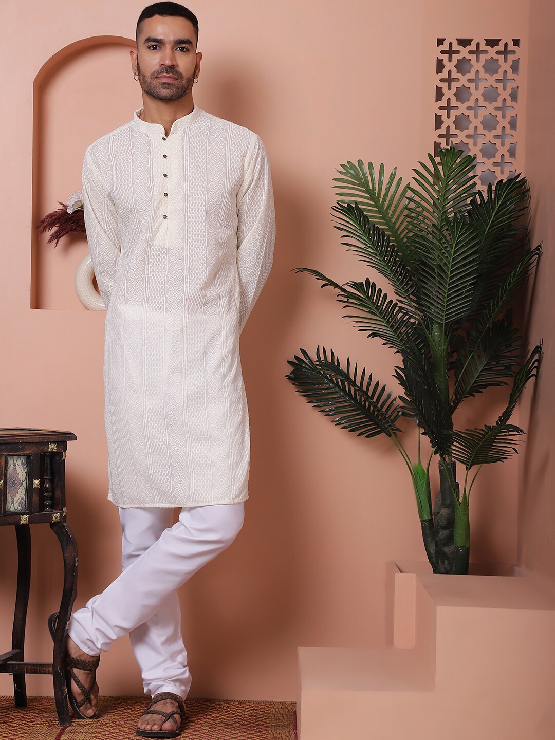 Jompers Ethnic Motifs Embroidered Mandarin Collar Long Sleeves Pure Cotton Kurta Set, Cream
Jompers Ethnic Motifs Embroidered Mandarin Collar Long Sleeves Pure Cotton Kurta Set, Cream