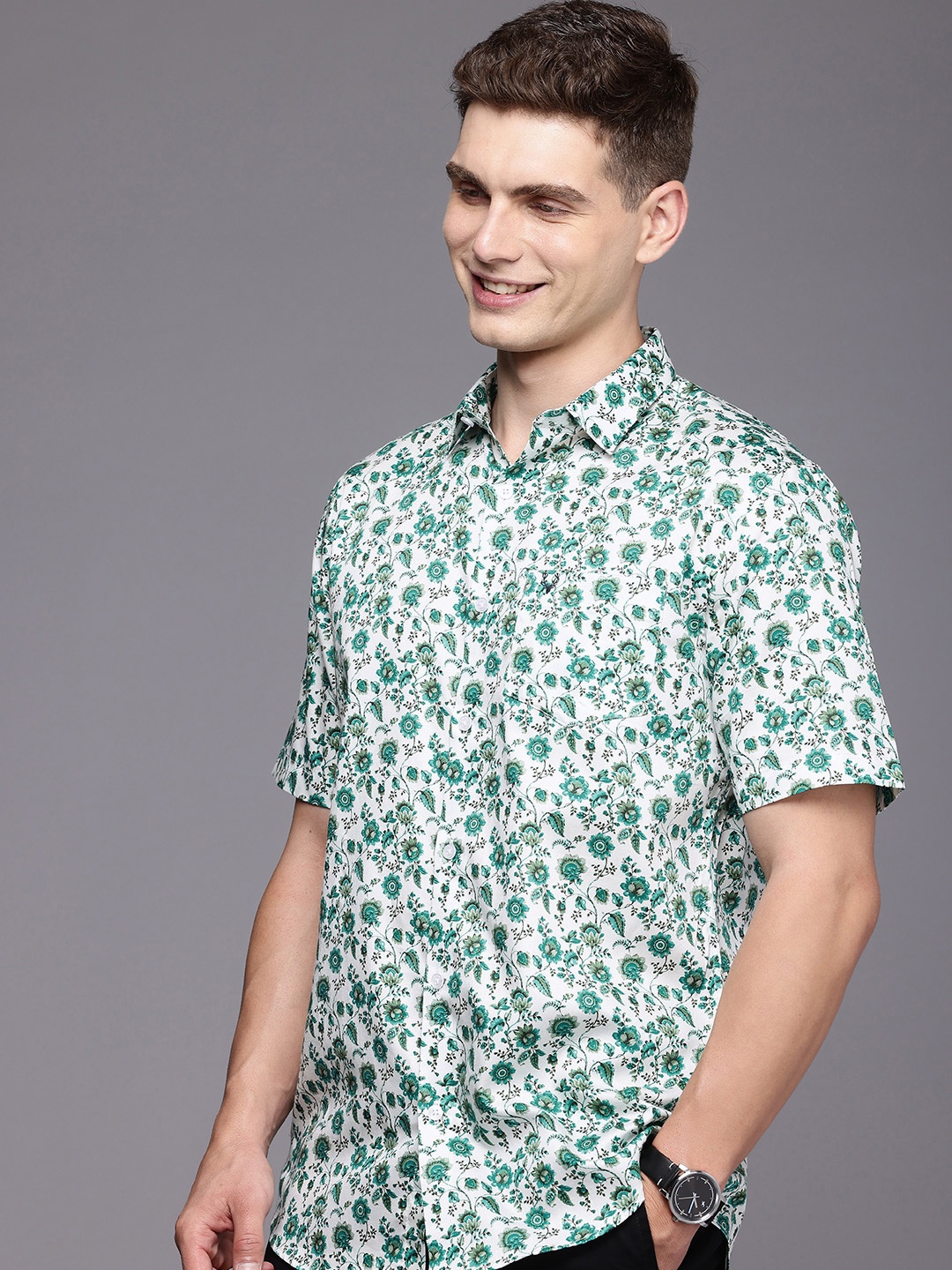 Allen Solly Classic Fit Floral Printed Cutaway Collar Pure Cotton Casual Shirt, Off white
Allen Solly Classic Fit Floral Printed Cutaway Collar Pure Cotton Casual Shirt, Off white